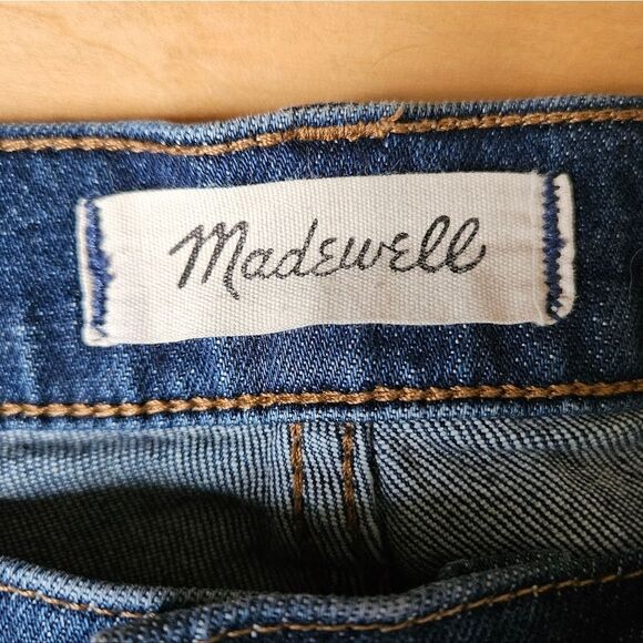 Madewell Indigo Cropped Jeans with Frayed Hem - Picture 3 of 10